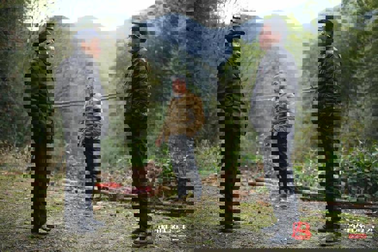 爷孙三代深山挑水煮茶百余年 家人反对被迫分居十几年