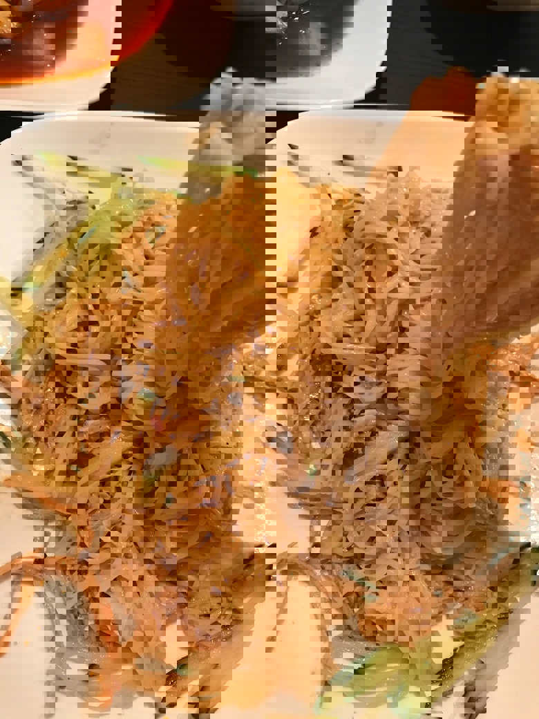 我教你做一个南北结合的鸡丝凉面 呀