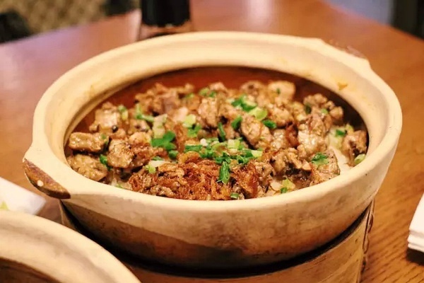 我替你评测了京城十家餐厅的煲仔饭