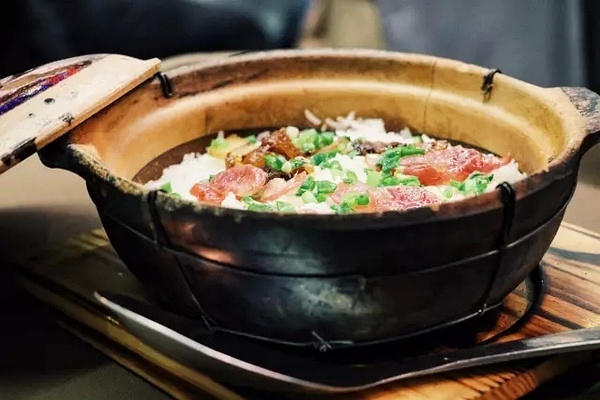 我替你评测了京城十家餐厅的煲仔饭