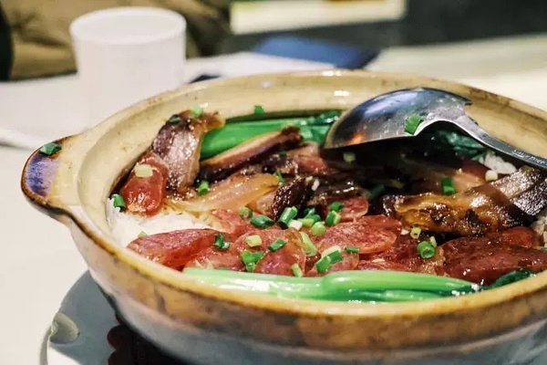 我替你评测了京城十家餐厅的煲仔饭