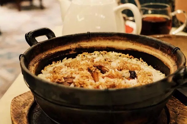 我替你评测了京城十家餐厅的煲仔饭