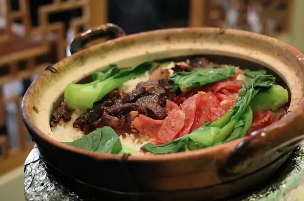 我替你评测了京城十家餐厅的煲仔饭