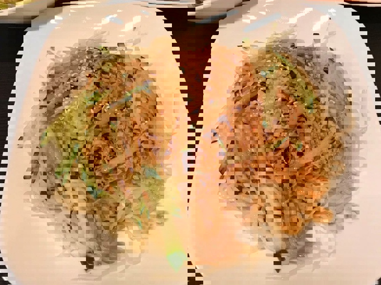 我教你做一个南北结合的鸡丝凉面 呀