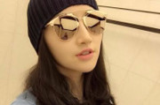 冰箱姐GIF：小伙子，新娘不就大你30多吗，既然结婚就该开心点