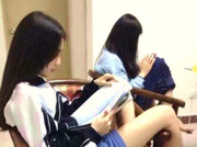 冰箱姐段子：妹子认真看书是好的，麻烦你好好坐行吗，影响别人学习了