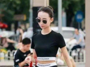 萌妹子：夏日来临，不想晒黑又想凸显曲线，怎么能少得了一件打底裤呢！