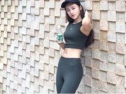 萌妹子：穿上打底裤，紧致的腿部线条怎么看都好看！
