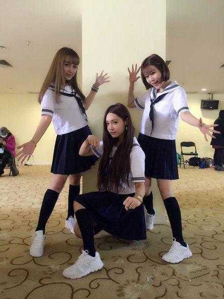 深井冰：姑娘，你是不是受什么委屈了，穿的裤子都这个样子了