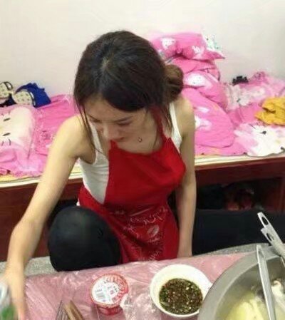 冰箱姐段子：看不惯媳妇这样的动作，上去就是一脚