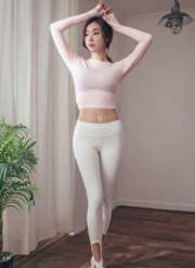 萌妹子：紧身打底裤美女个个甜美可人，s型曲线迷倒一片！