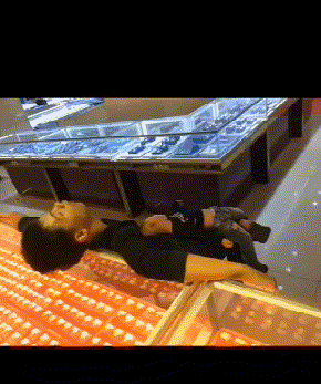 \u641e\u7b11GIF\uff1a\u59b9\u5b50\u5728\u4e0a\u6e38\u505a\u4e8b\uff0c\u628a\u6cb3\u6c34\u90fd\u5f04\u6210\u8fd9\u6837\u4e86\uff0c\u5927\u7237\u90fd\u8499\u4e86