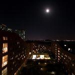 夜里经常会听见一些白天没有的声音，这是为什么？