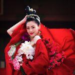 这部「男穿女」的网剧，隐藏着和课本不一样的性启蒙