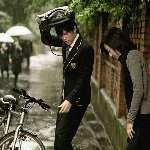 下雨的时候，跑与不跑落在身上的雨点是一样多的吗？