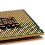 别说 CPU 好像没什么进步，追赶英特尔的人已经在冒冷汗了