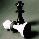 在厕所里求助手机的象棋特级大师